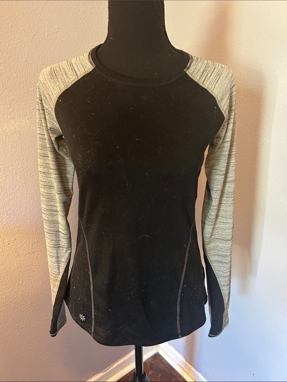 Athleta Women Long Sleeve Raglan Contrast Top Black Heather Gray Size Extra Sm